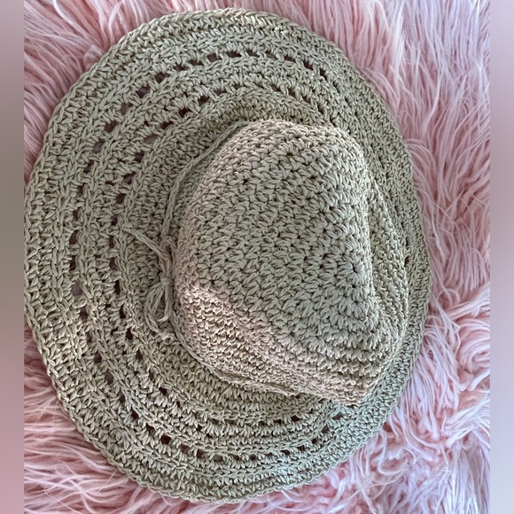 Bundle-NWT Kid pink Rash guard size L/10, and floppy straw hat with gold NWOT - Picture 6 of 10